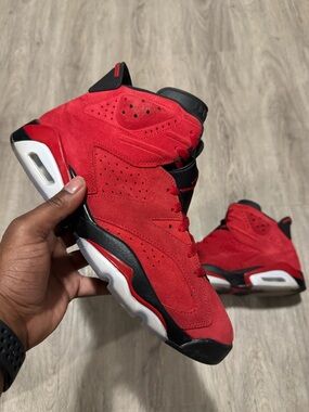Size 11- Jordan 6 Toro Bravo